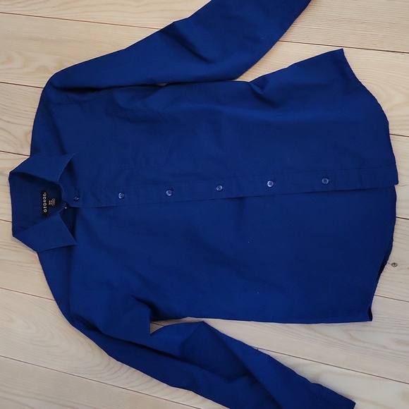 6 Misc. Boys Dress Shirts - Picture 5 of 13